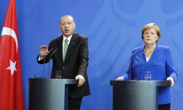 Γερμανική κυβέρνηση: Προσέξτε τι λέτε στα social media για τον Ερντογάν όταν είστε στην Τουρκία